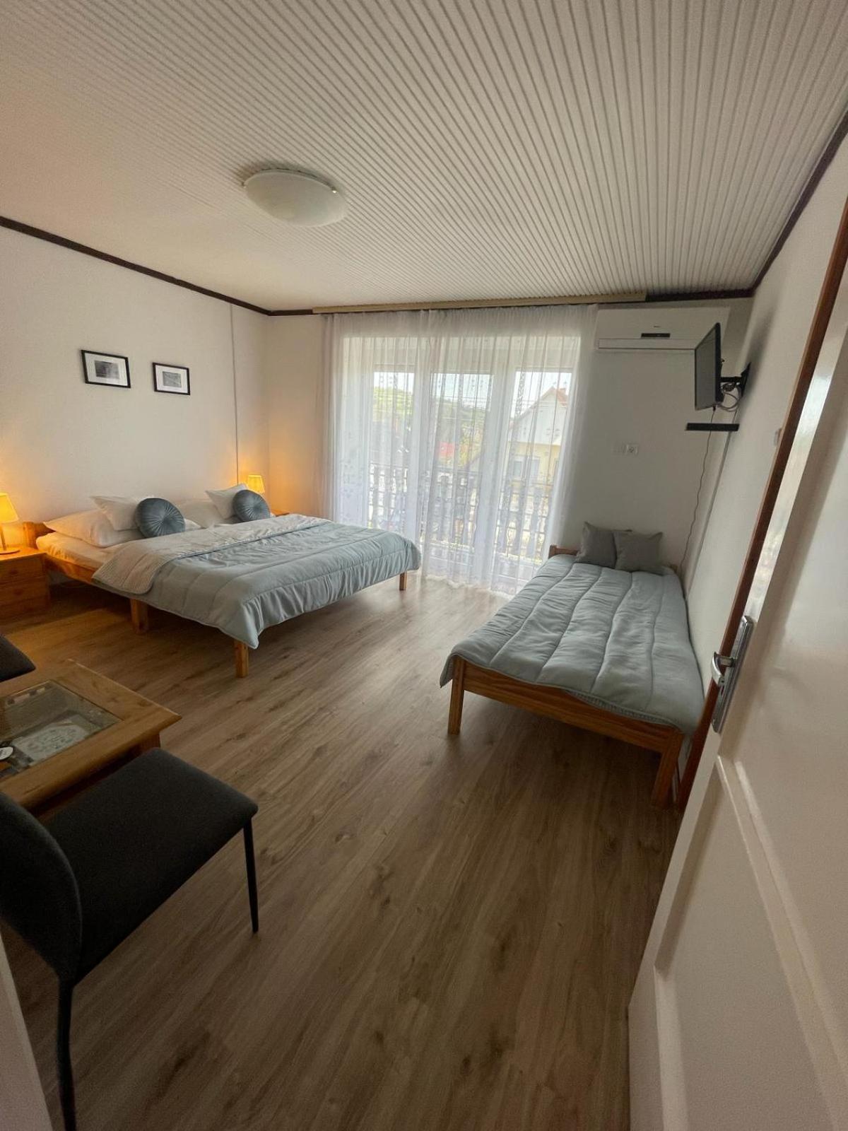 Attila Vendeghaz Appartement Balatonboglár Buitenkant foto