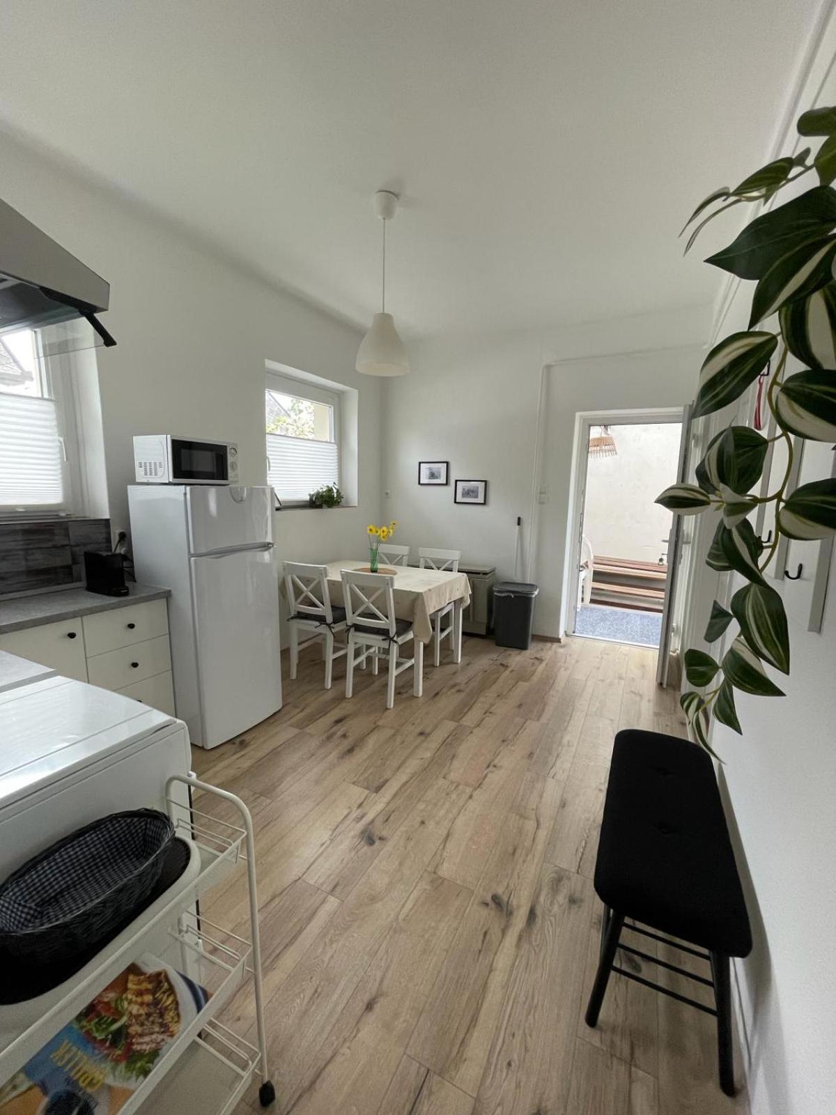 Attila Vendeghaz Appartement Balatonboglár Buitenkant foto