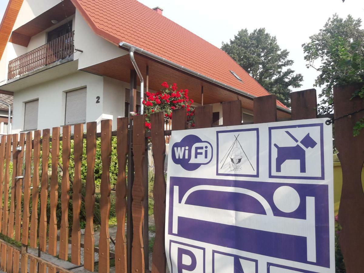 Attila Vendeghaz Appartement Balatonboglár Buitenkant foto